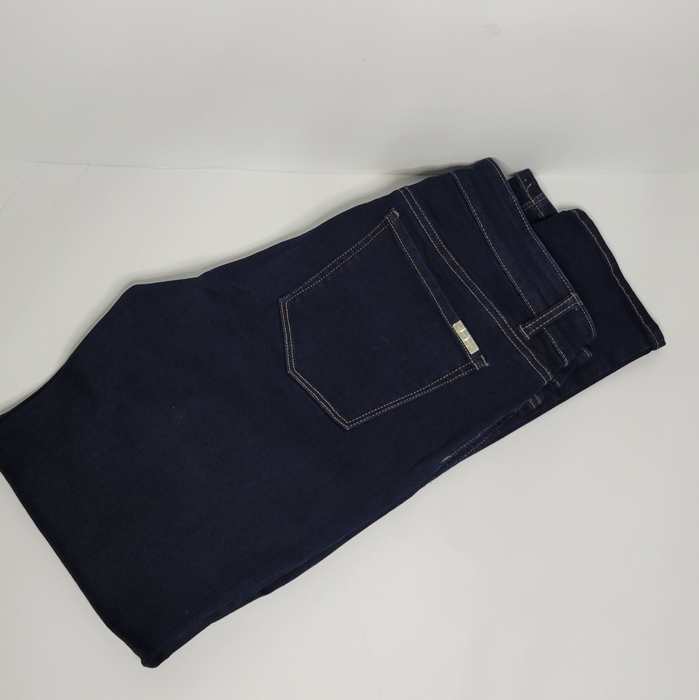 EUC White House Black Market Women's Jegging Jeans Size 8